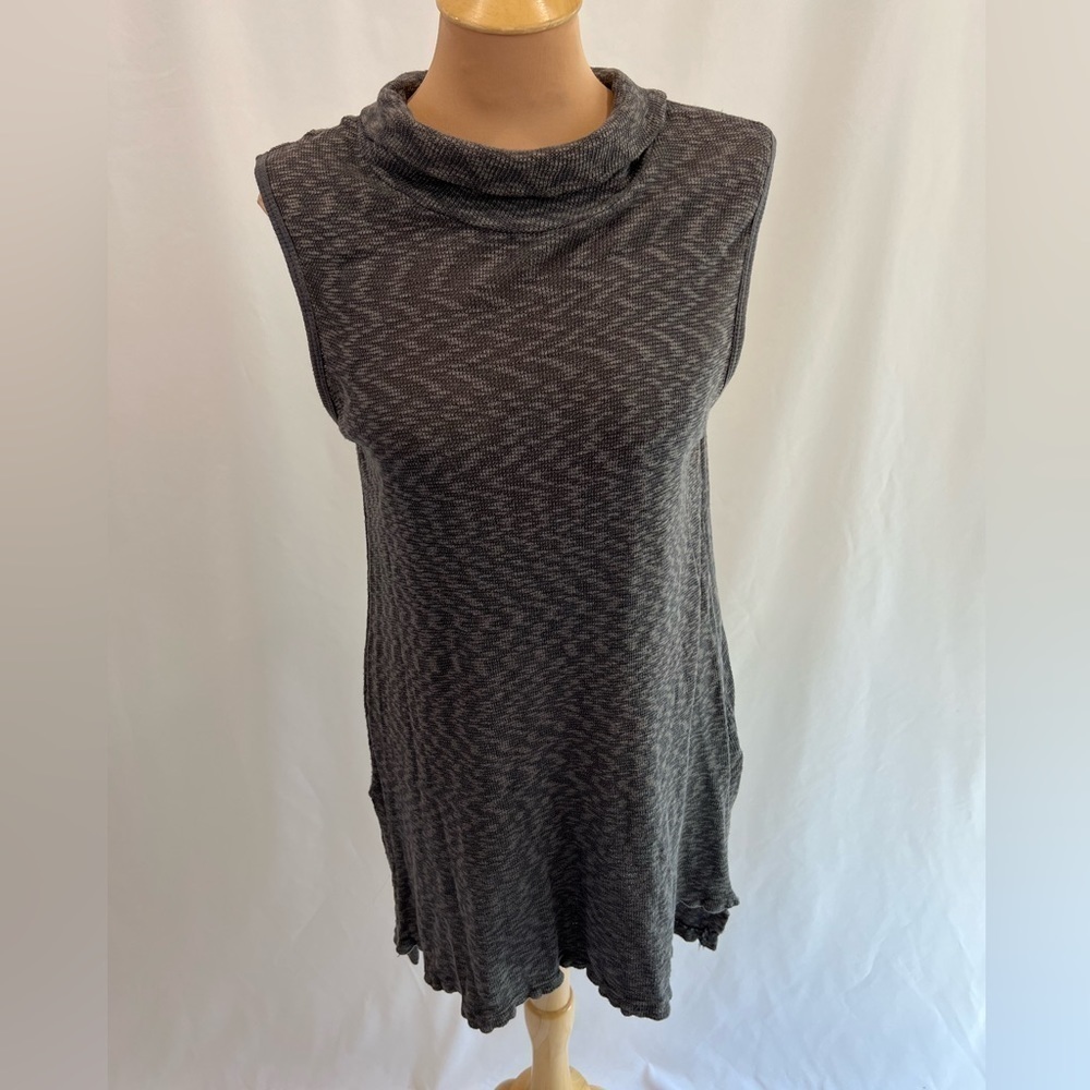 Left of Center Knit High Low Sleeveless Tunic Top